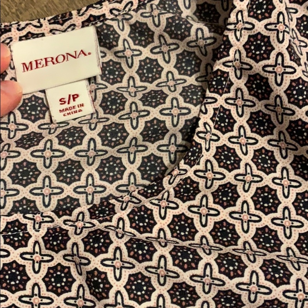 Merona Ladies Top - Picture 2 of 3